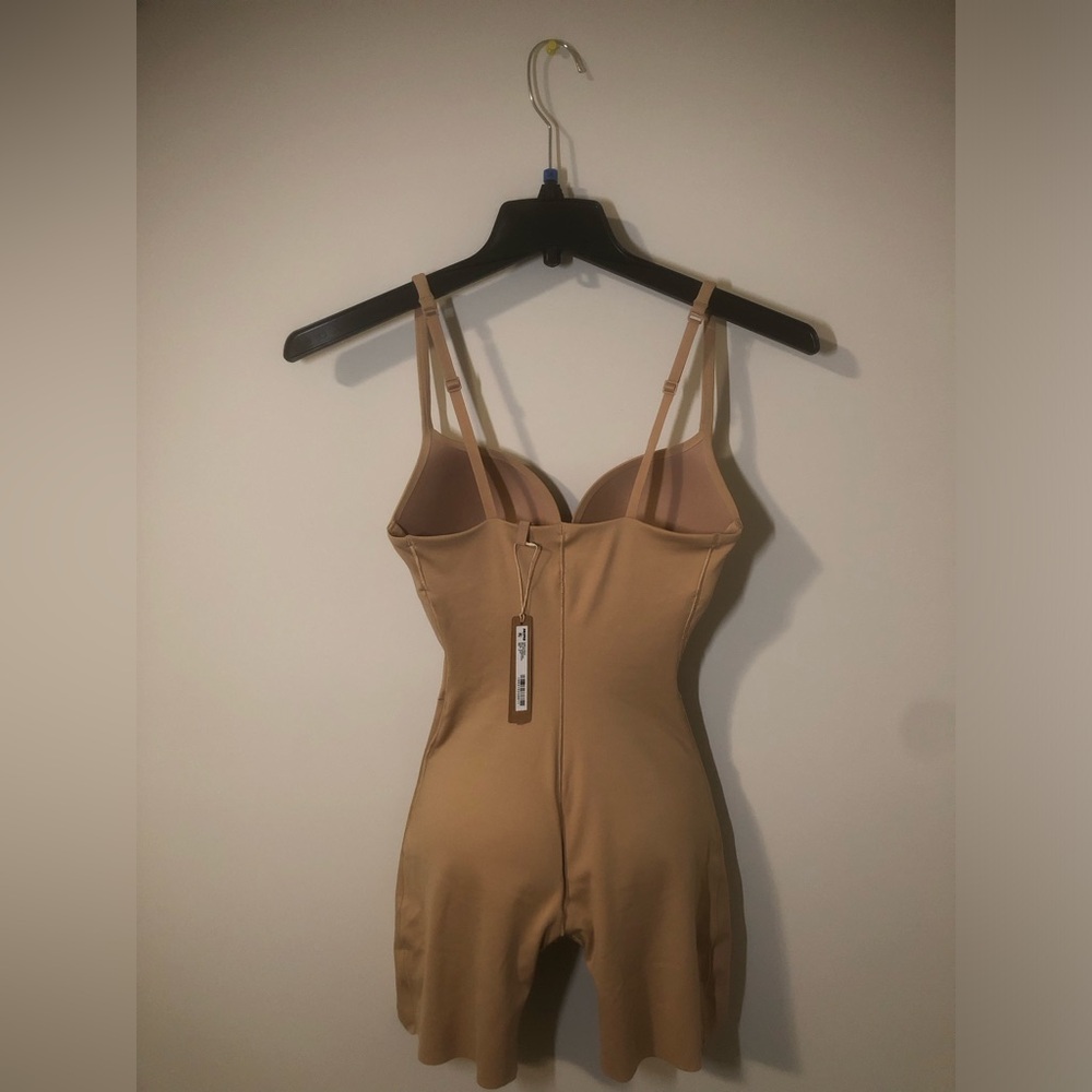 🤎NWT✨SKIMS Ultimate Mid Thigh Bodysuit Clay Brown Size Small🤎 - Picture 6 of 8